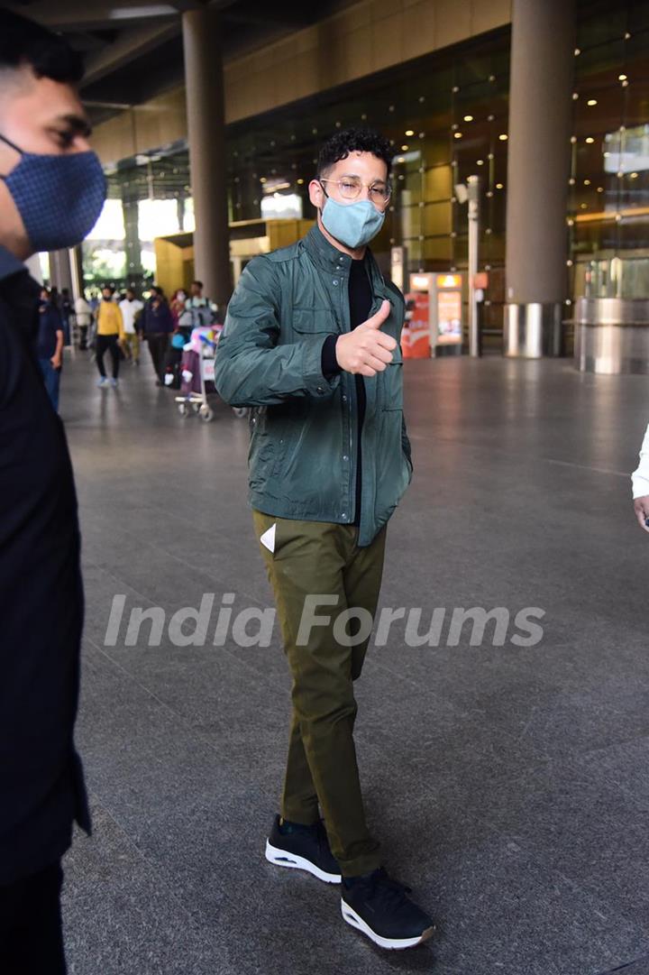 Siddhant Chaturvedi at airport