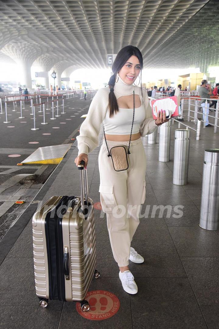 Warina Hussain snapped at airport