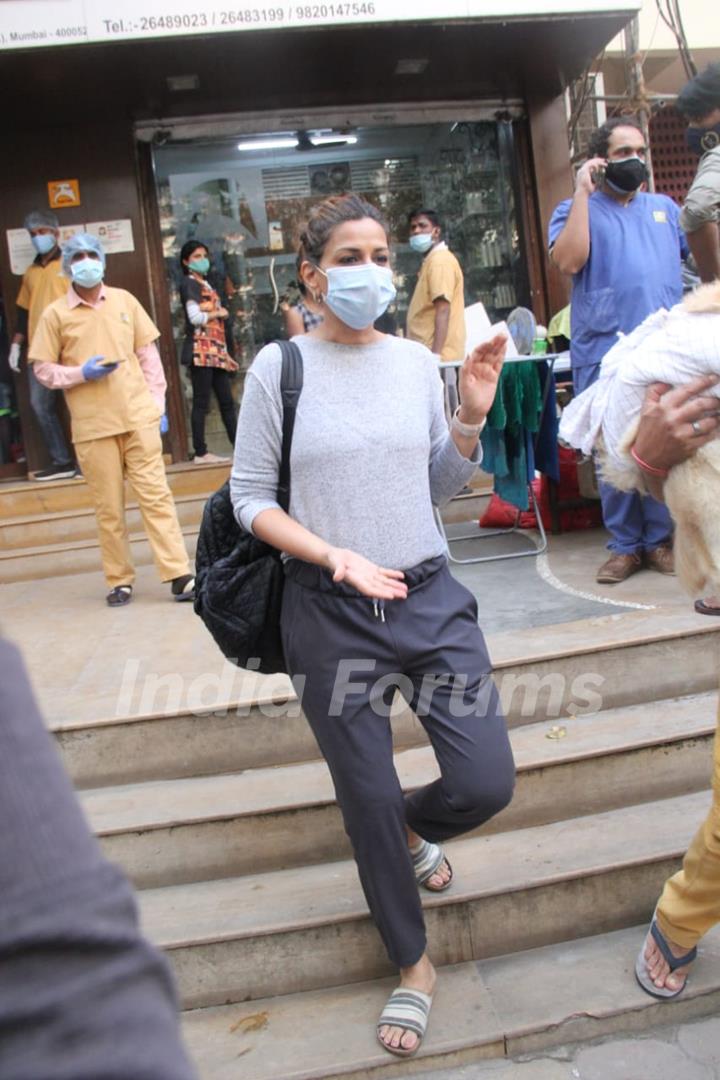 Sonali Bendre snapped at Khar