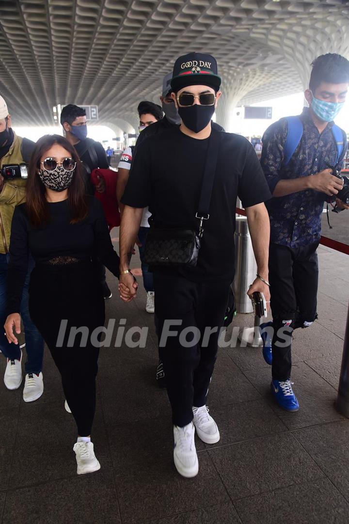 Neha Kakkar & Rohan Preet Singh snapped at airport