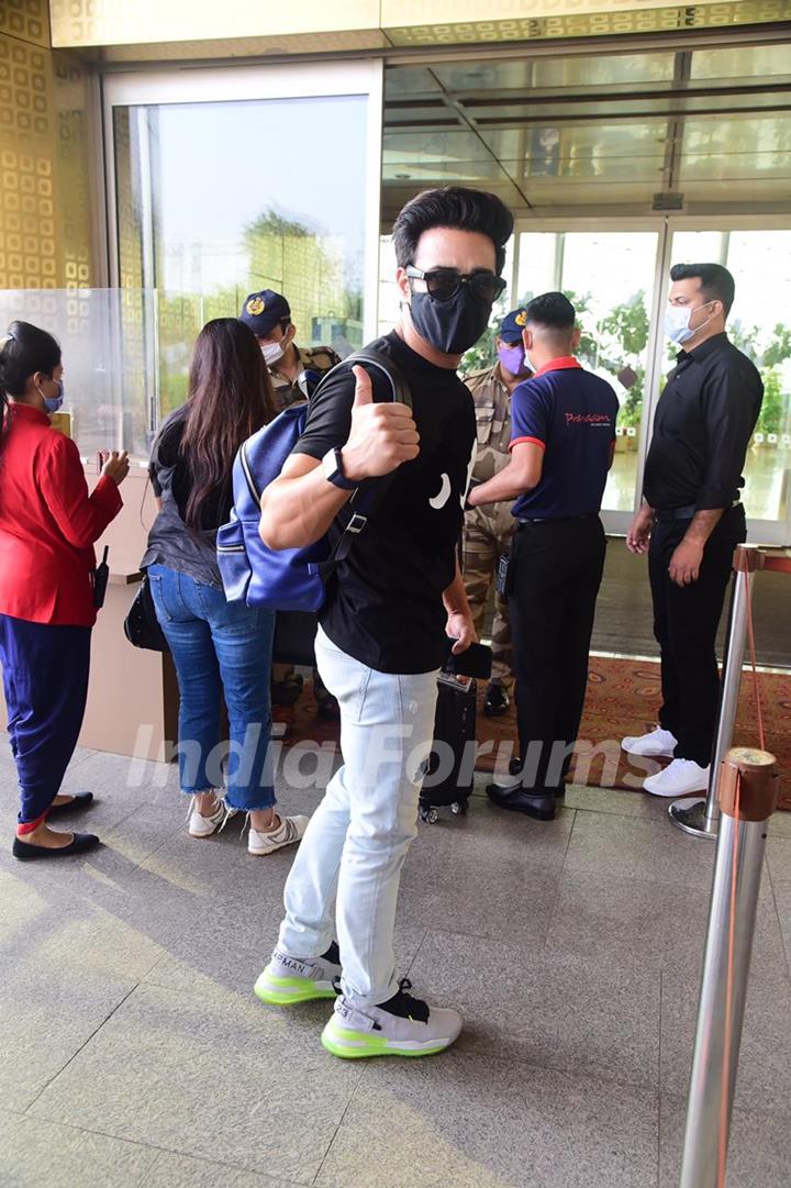 Pulkit Samrat snapped at airport