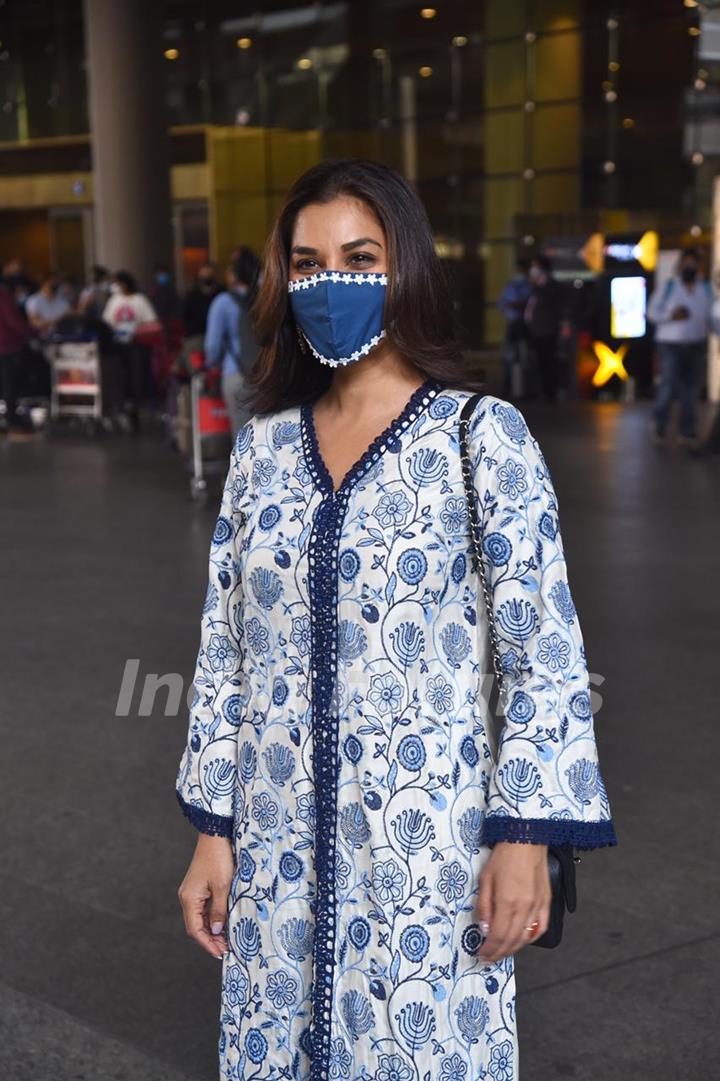 Sophie Choudry snapped at airport