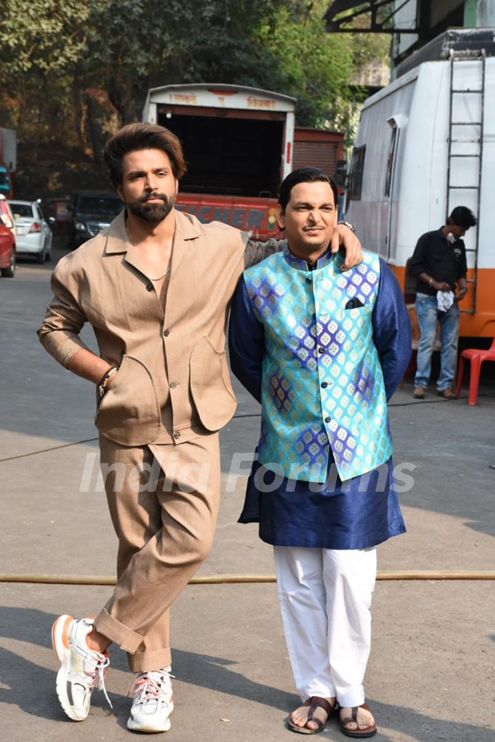 Rithvik Dhanjani and Paritosh Tripathi snapped behind the sets of Super Dancer Chapter 4