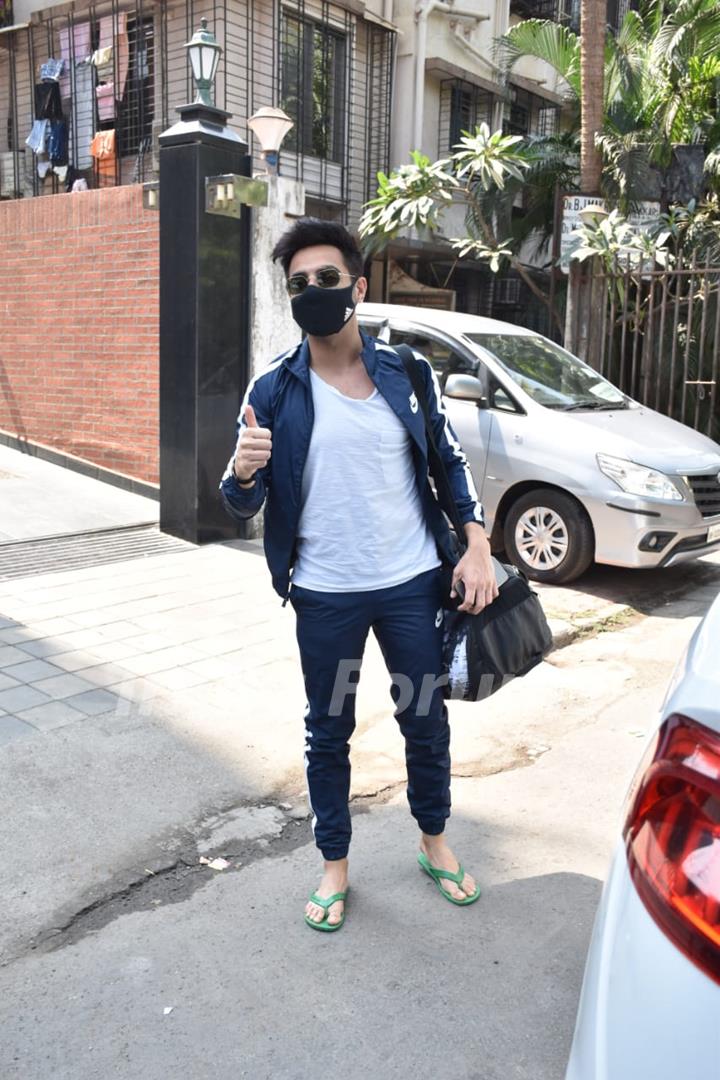 Aparshakti Khurrana snapped at Juhu