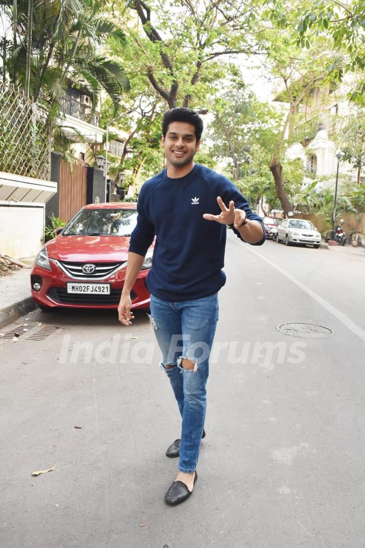 Abhimanyu Dassani snapped at Juhu