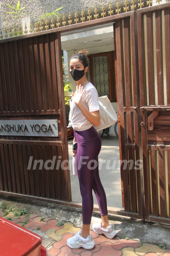 Ananya Panday snapped at Yoga class in Bandra