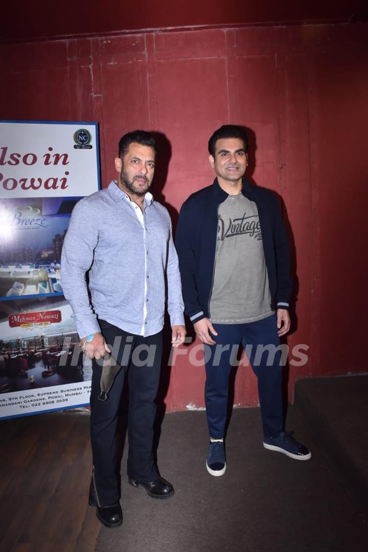 Salman Khan and Arbaaz Khan pose on the sets of talk show - Pinch 