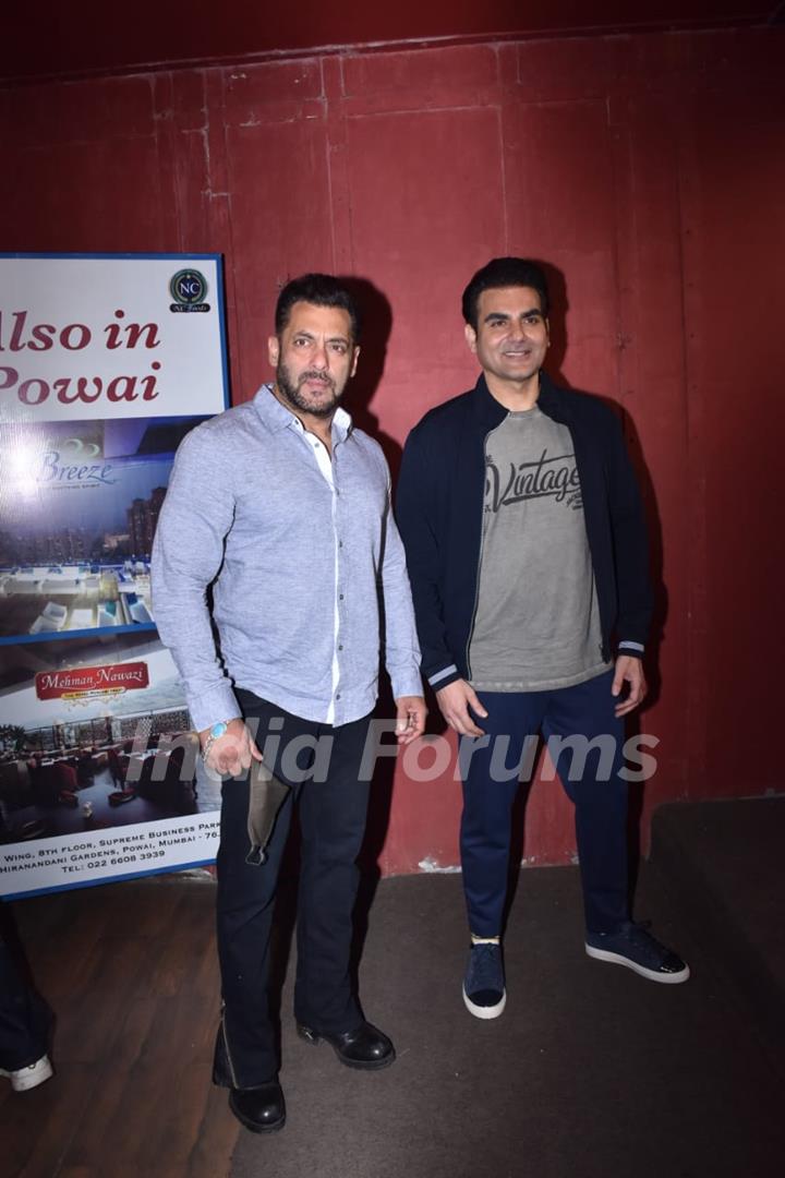 Salman Khan and Arbaaz Khan pose on the sets of talk show - Pinch 