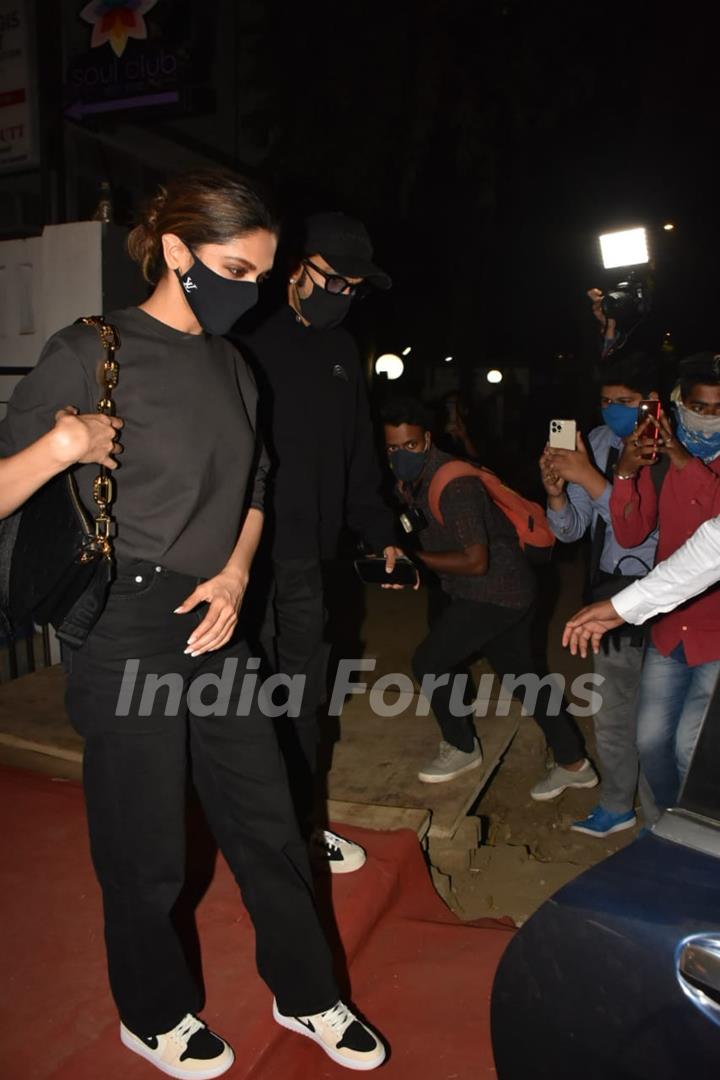 Ranveer Singh and Deepika Padukone snapped leaving Izumi, Bandra