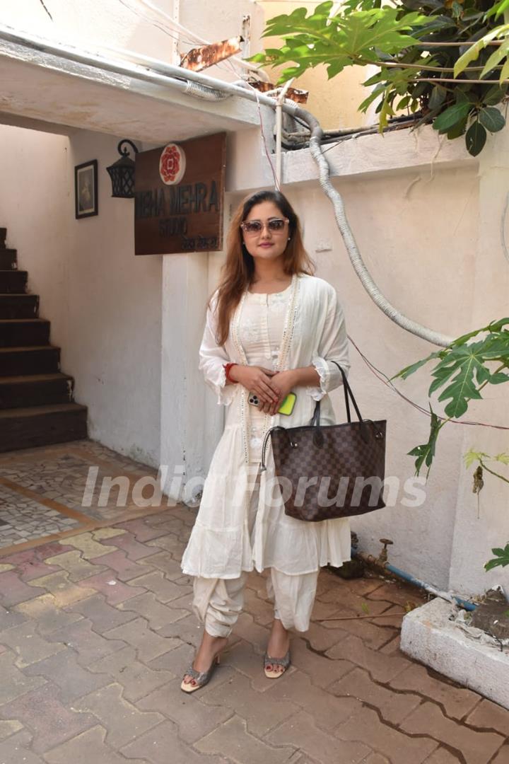 Rashami Desai snapped in Juhu