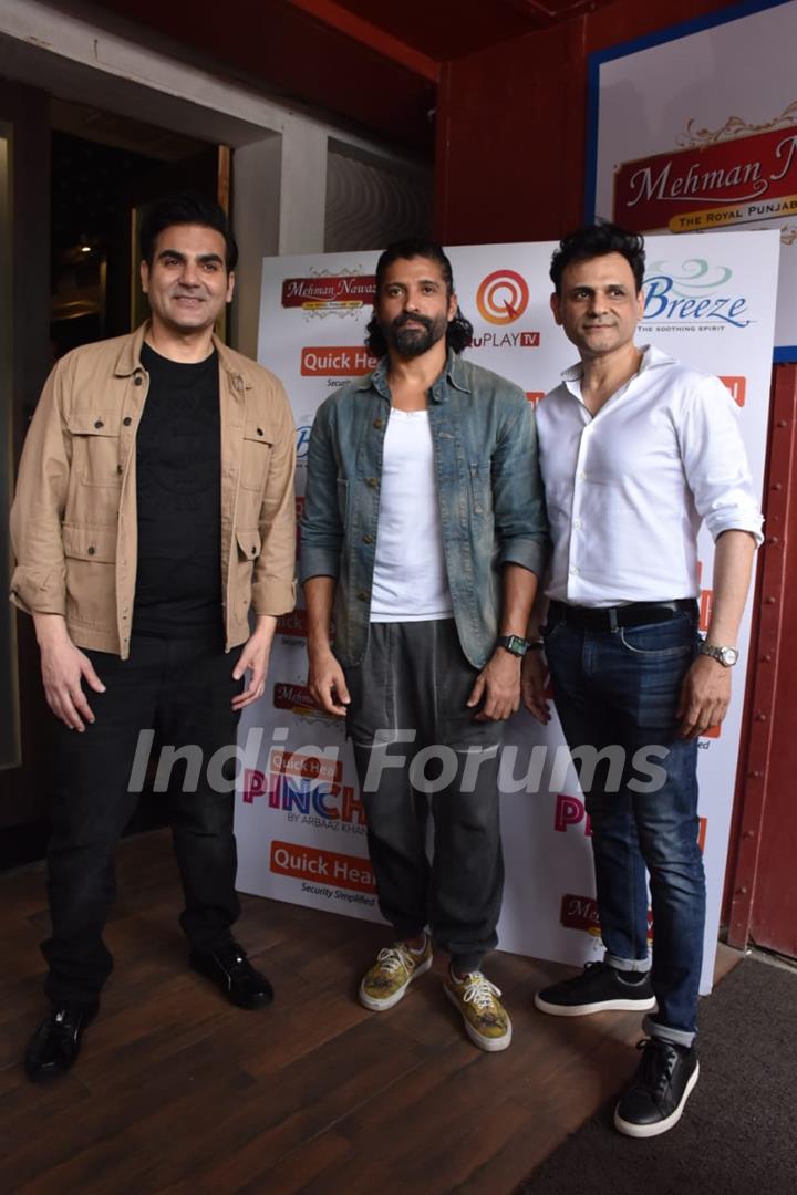 Farhan Akhtar gears up for his appearance on Arbaaz Khan's talk show - Pinch