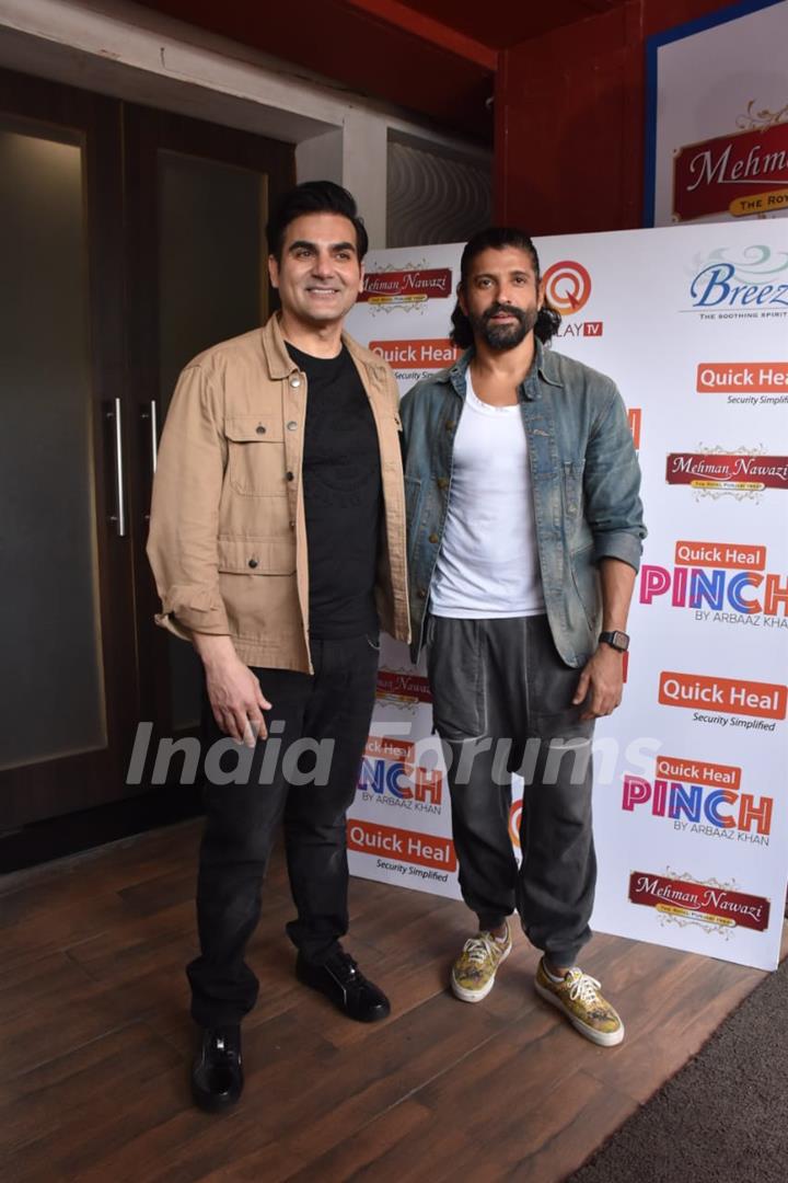 Farhan Akhtar gears up for his appearance on Arbaaz Khan's talk show - Pinch