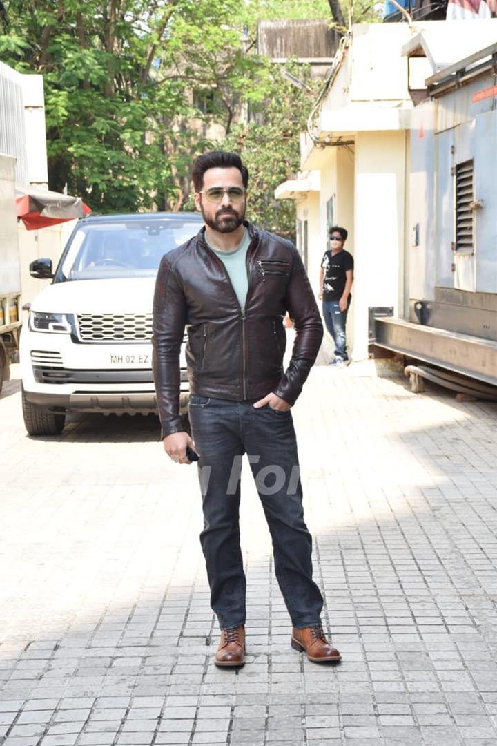 Emraan Hashmi spotted outside PVR, Juhu