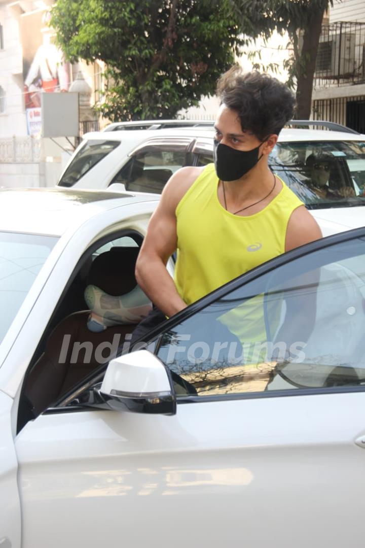 Tiger Shroff snapped in Santacruz