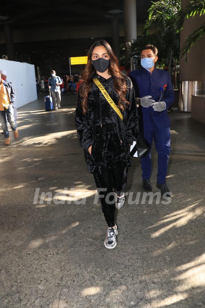 Kiara Advani spotted at airport