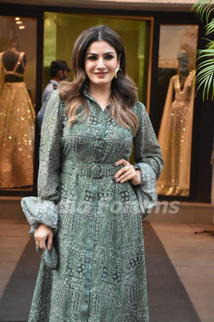 Raveena Tandon snapped visiting Manish Malhotra's store!