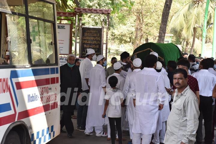 Gauhar Khan at her Father's funeral with her family! 