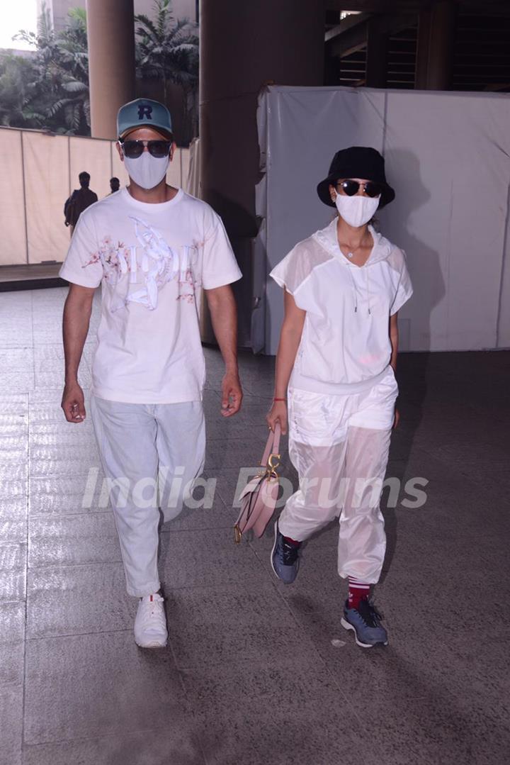 Rajkummar Rao and Patralekha snapped at airport