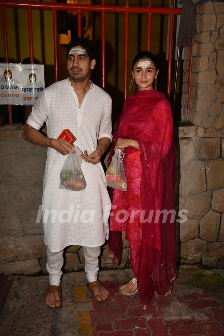 Alia Bhatt and Ayan Mukerji perform Maha Shivratri Pooja!