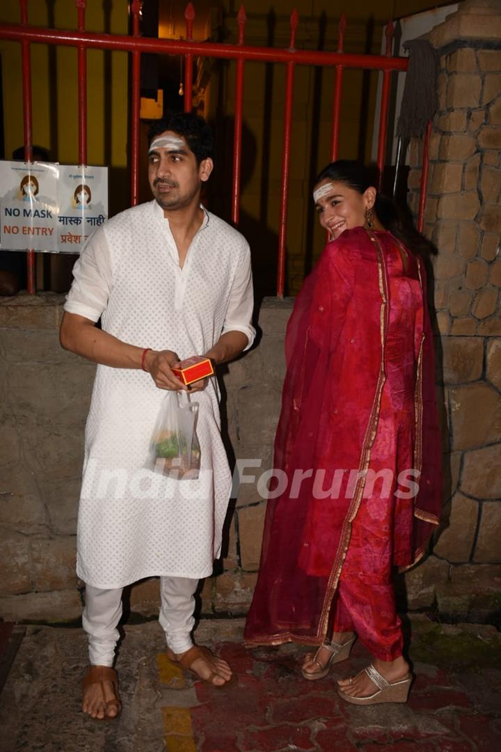 Alia Bhatt and Ayan Mukerji perform Maha Shivratri Pooja!