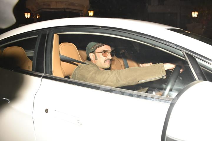 Ranveer Singh arrives at Karan Johar's residence