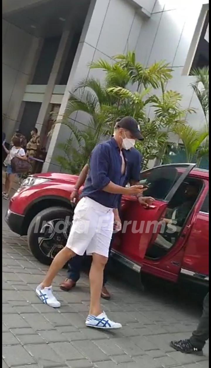 Akshay Kumar snapped at Kalina Airport