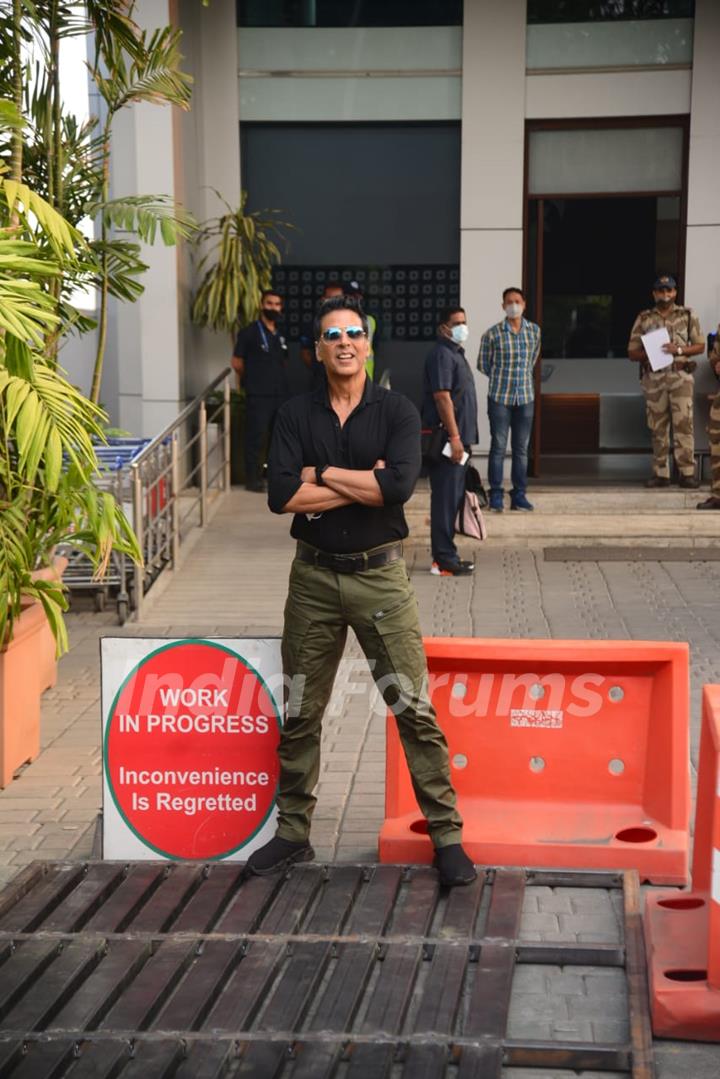 Akshay Kumar departs for Ayodhya