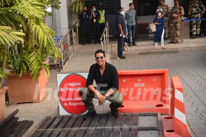 Akshay Kumar spotted at Kalina airport