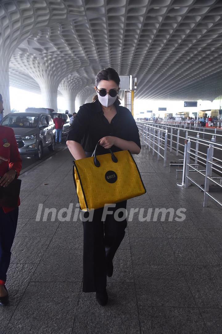 Parineeti Chopra snapped at airport