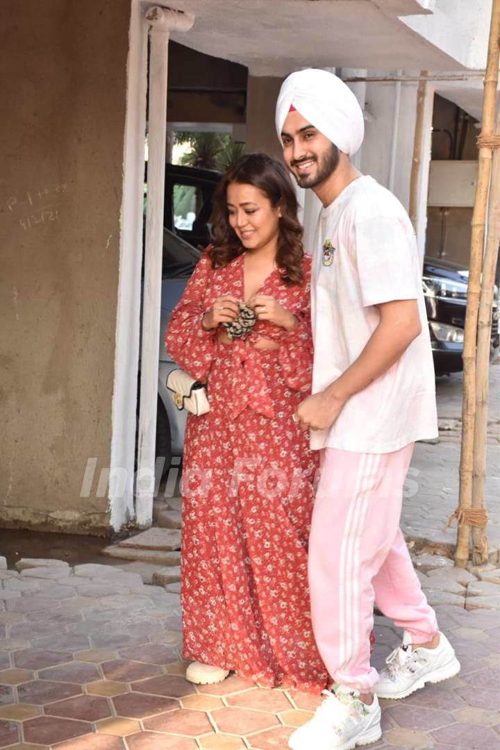 Neha Kakkar with husband Rohanpreet Singh snapped in Juhu...