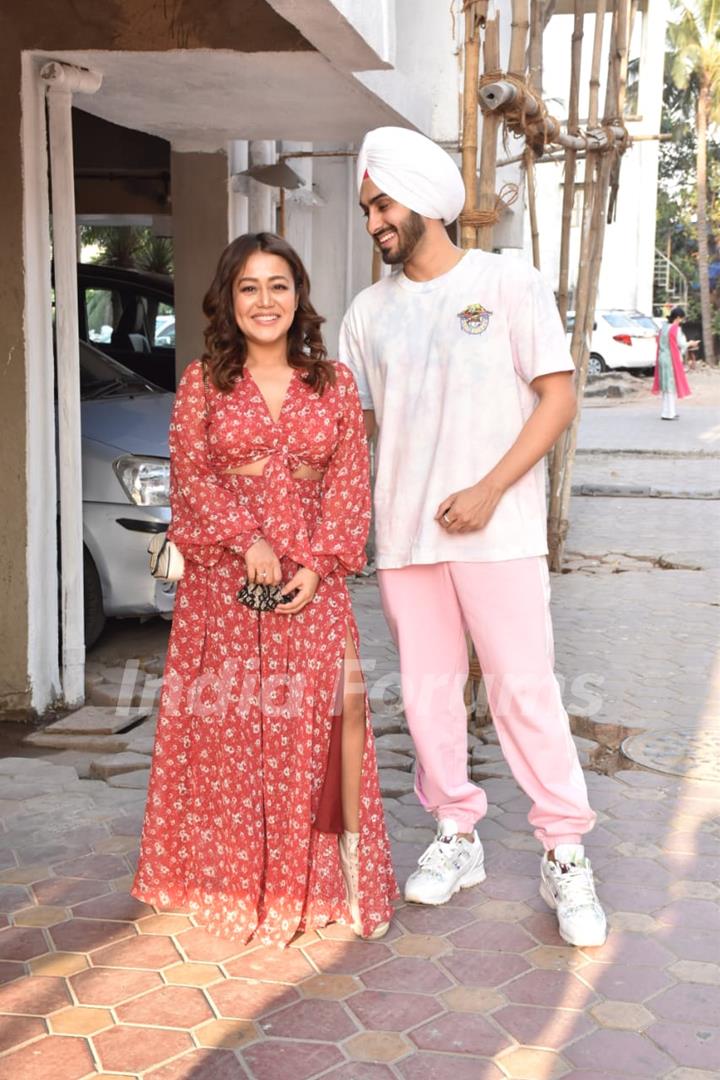 Neha Kakkar with husband Rohanpreet Singh snapped in Juhu...