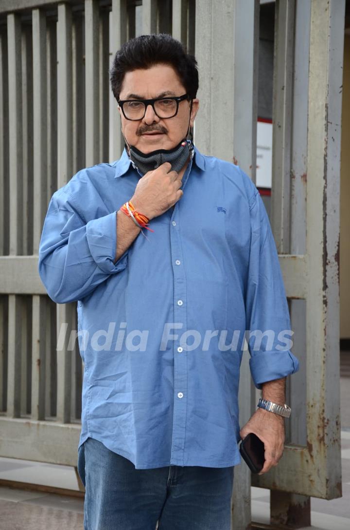 Ashoke Pandit snapped at NM college, Mumbai!