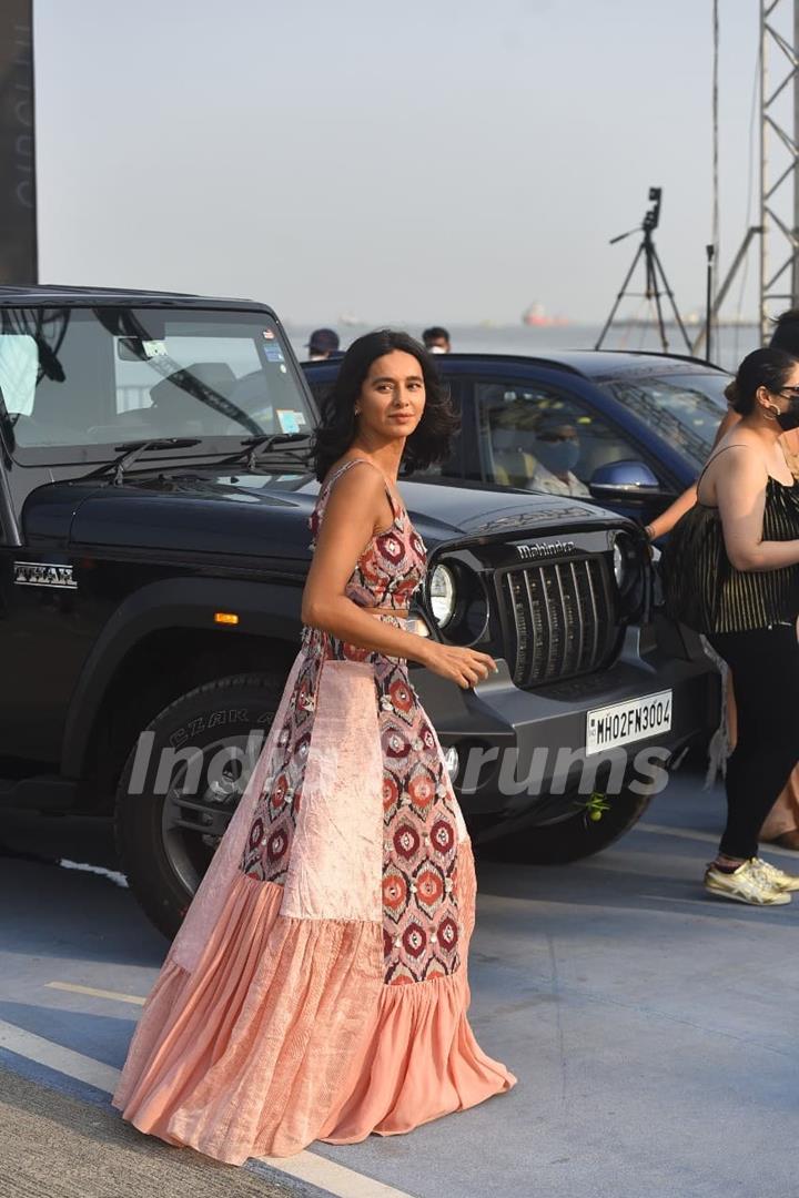 Shibani Dandekar at Lakme Fashion week 2021