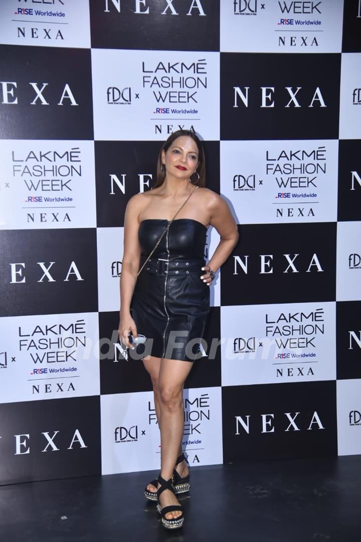 Deanne Pandey at Lakme Fashion Week 2021!