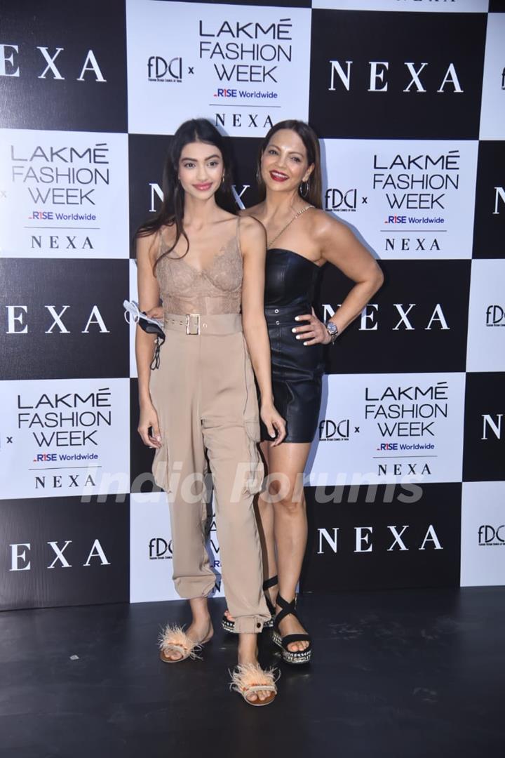 Deanne Pandey with daughter at Lakme Fashion Week 2021!