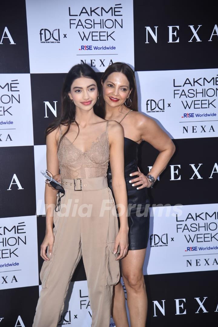 Deanne Pandey with daughter at Lakme Fashion Week 2021!