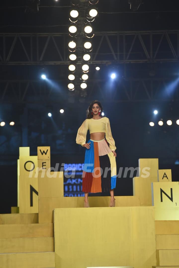 Ananya Panday walks the ramp at Lakme Fashion Week 2021!