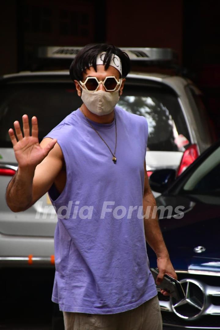 Ranveer Singh snapped at dubbing studio!