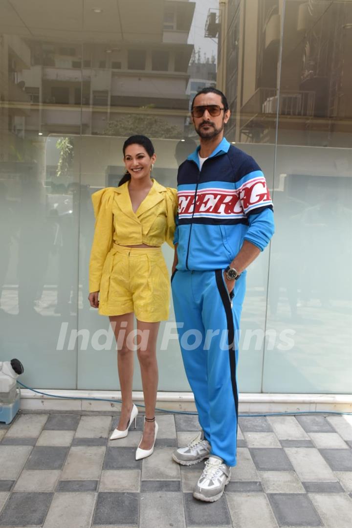 Amyra Dastur and Kunal Kapoor at Koi Jaane Na promotions 