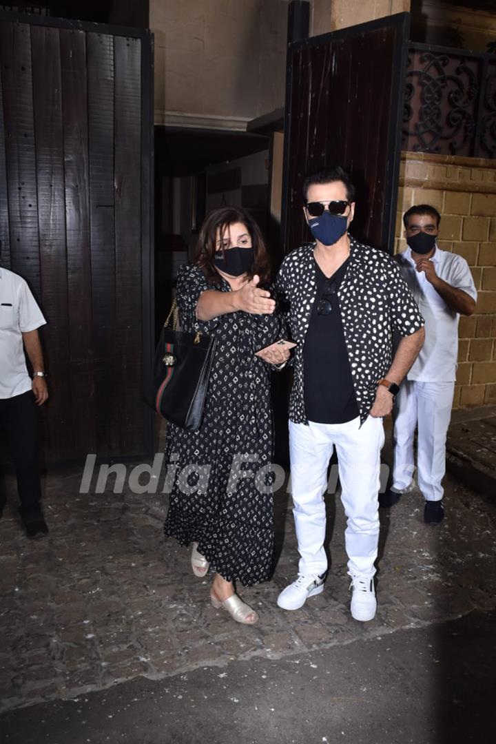 Sanjay Kapoor and Farah Khan snapped at Anil and Sunita Kapoor's house