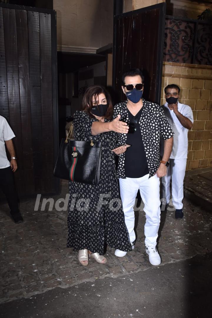 Sanjay Kapoor and Farah Khan snapped at Anil and Sunita Kapoor's house