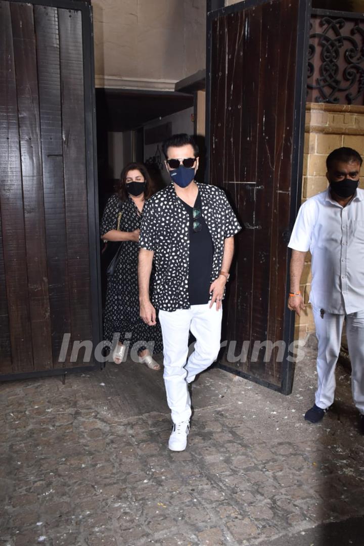 Sanjay Kapoor snapped at Anil and Sunita Kapoor's house