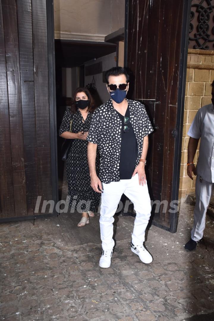 Sanjay Kapoor snapped at Anil and Sunita Kapoor's house