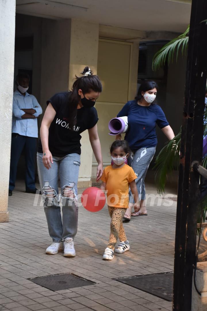 Soha Ali Khan with her daughter Inayaa at Bandra