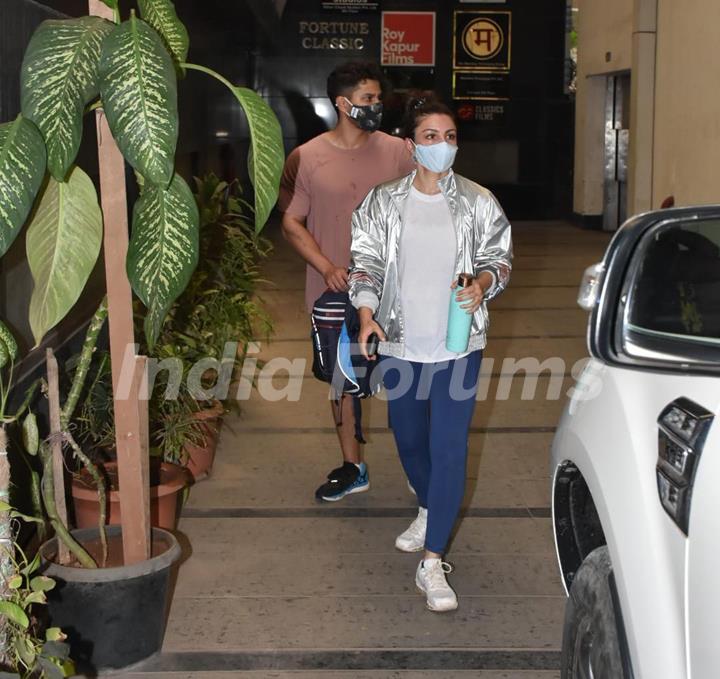 Soha Ali Khan and Kunal Khemu spotted at gym in Khar