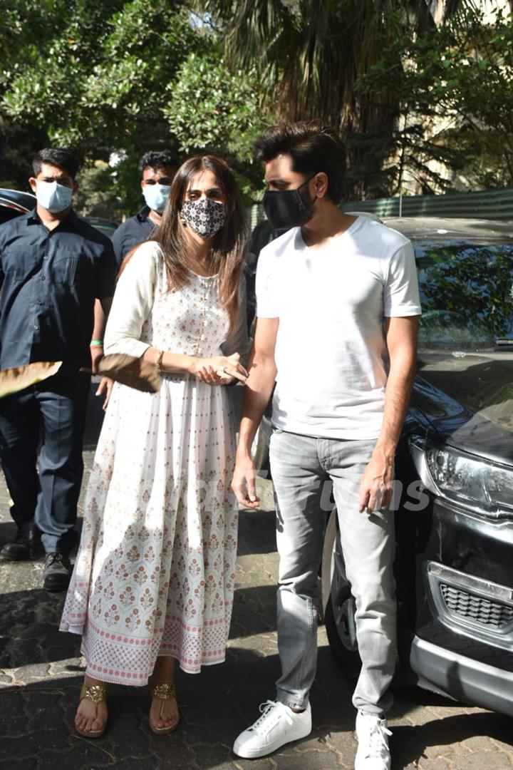 Riteish and Geneila Deshmukh snapped at a shoot in Bandra