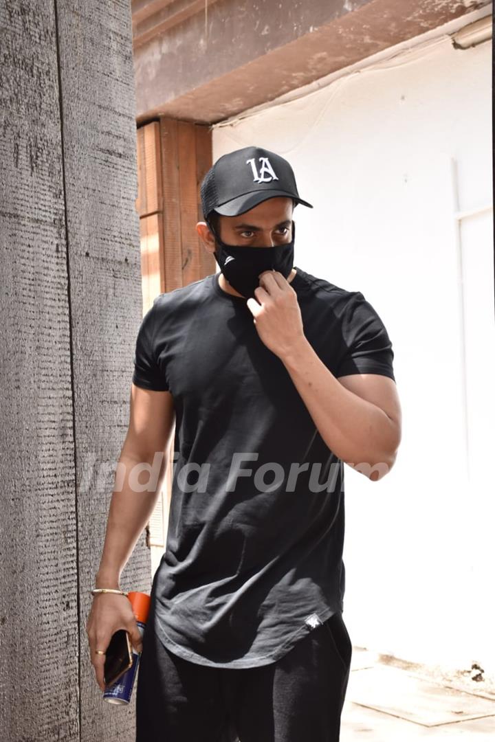 Sunny Singh snapped at a gym in Juhu