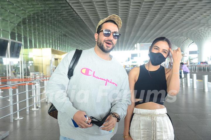 Aly Goni snapped with Jasmin Bhasin at airport