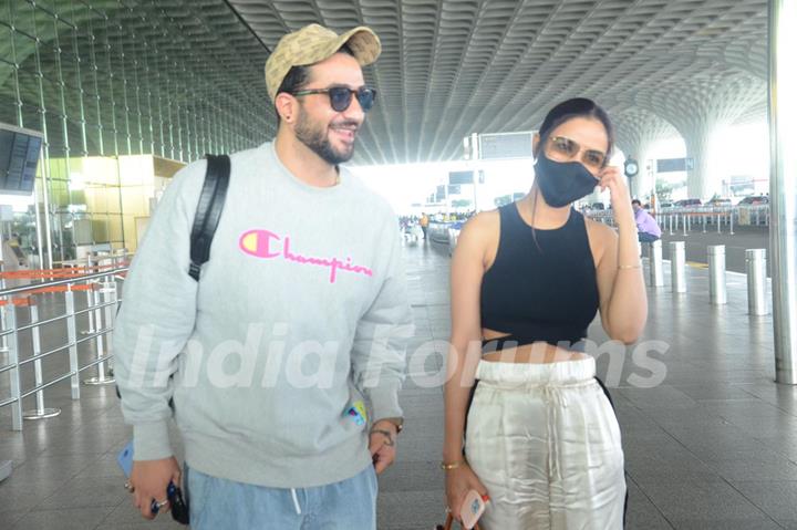 Aly Goni snapped with Jasmin Bhasin at airport