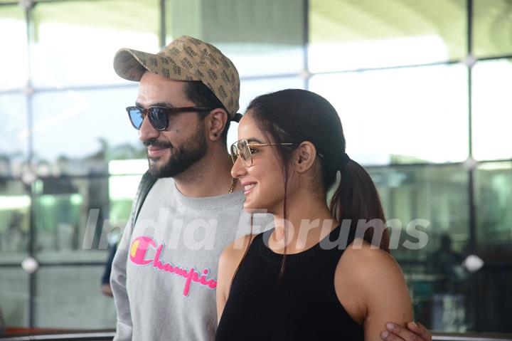 Aly Goni snapped with Jasmin Bhasin at airport